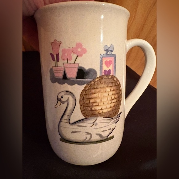 "Country Kitchen" or "Country Cottage" style ceramic mugs vintage set of 2 - Picture 3 of 7